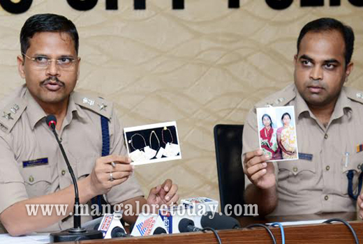 Police detain two women in robbery case 1